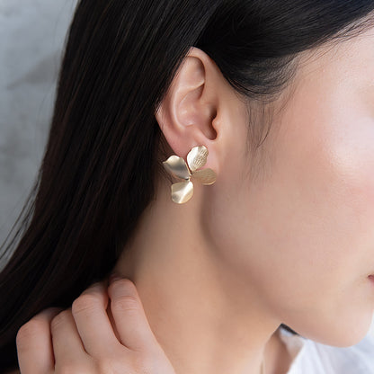 イヤリング ニッケルフリー sable gold メタル ツイスト フラワー ネジバネ式イヤリング