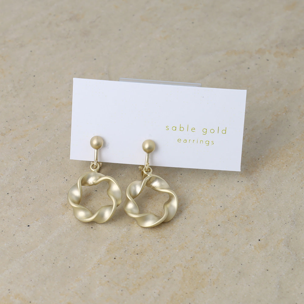 イヤリング ニッケルフリー sable gold メタル ツイスト リング ネジバネ式イヤリング