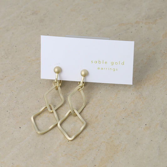 イヤリング ニッケルフリー sable gold メタル ウェーブ ロンバス ネジバネ式イヤリング