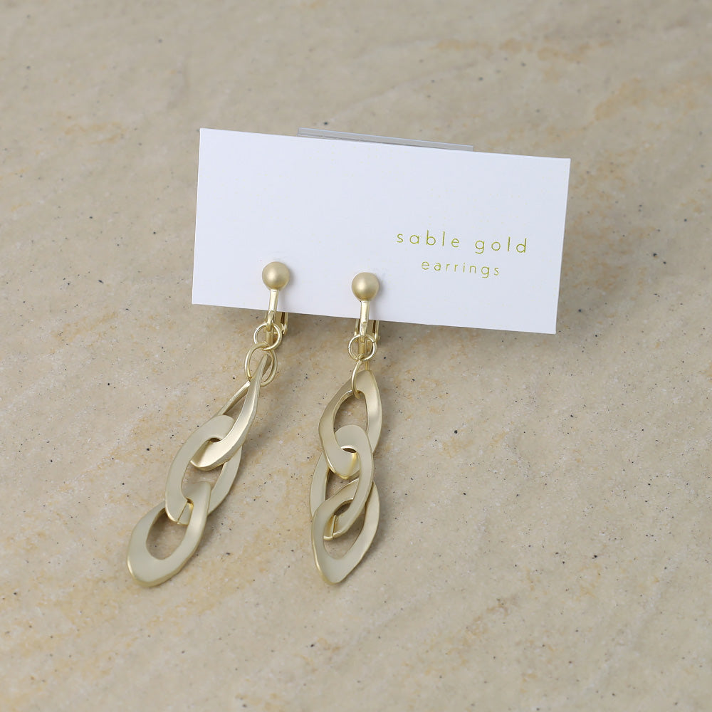 イヤリング ニッケルフリー sable gold メタル オーバル ツイスト チェーン ネジバネ式イヤリング