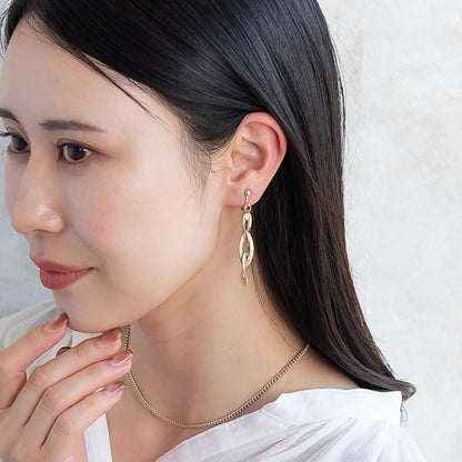 イヤリング ニッケルフリー sable gold メタル オーバル ツイスト チェーン ネジバネ式イヤリング