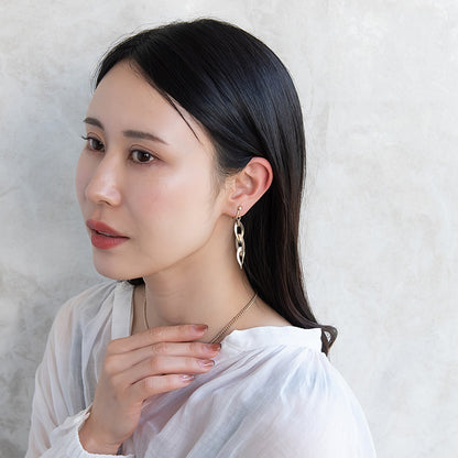 イヤリング ニッケルフリー sable gold メタル オーバル ツイスト チェーン ネジバネ式イヤリング