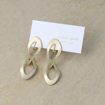 イヤリング ニッケルフリー sable gold メタル オーバル ツイスト ダブル ネジバネ式イヤリング