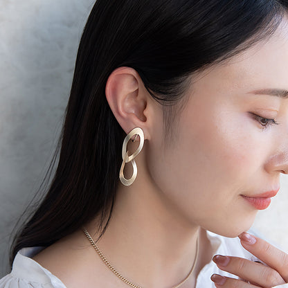 イヤリング ニッケルフリー sable gold メタル オーバル ツイスト ダブル ネジバネ式イヤリング