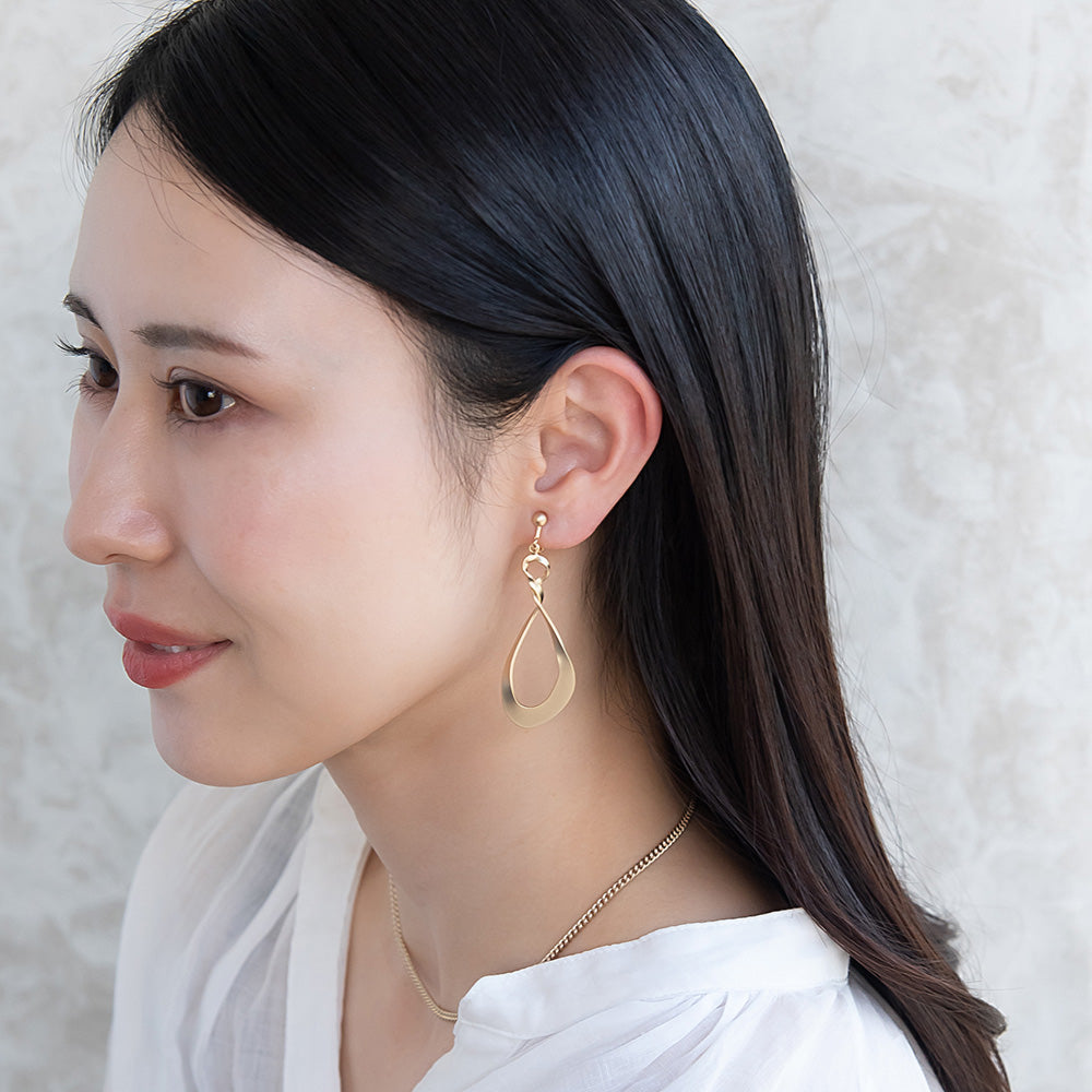 イヤリング ニッケルフリー sable gold メタル ツイスト ドロップ ネジバネ式イヤリング