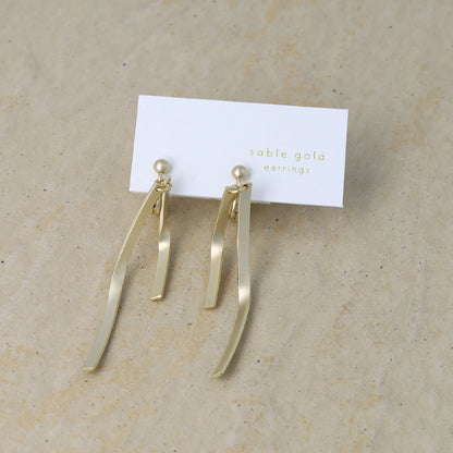 イヤリング ニッケルフリー sable gold メタル ダブル カーブ ライン ネジバネ式イヤリング