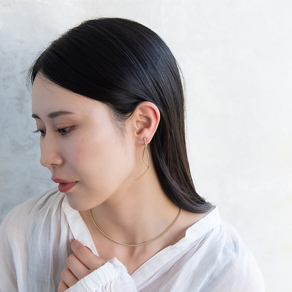 イヤリング ニッケルフリー sable gold メタル ダブル カーブ ライン ネジバネ式イヤリング