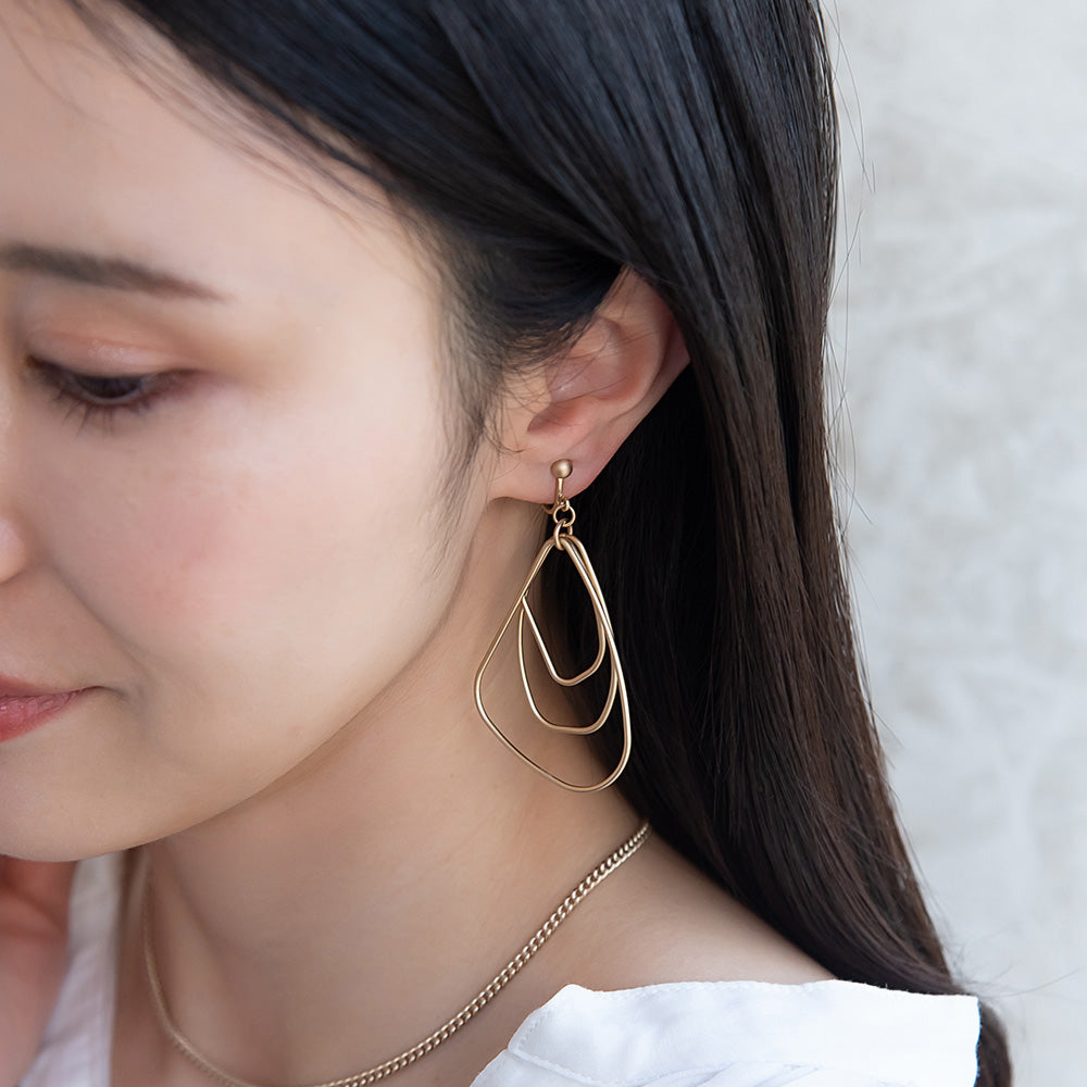 イヤリング ニッケルフリー sable gold メタル トリプル 変形 ドロップ ネジバネ式イヤリング