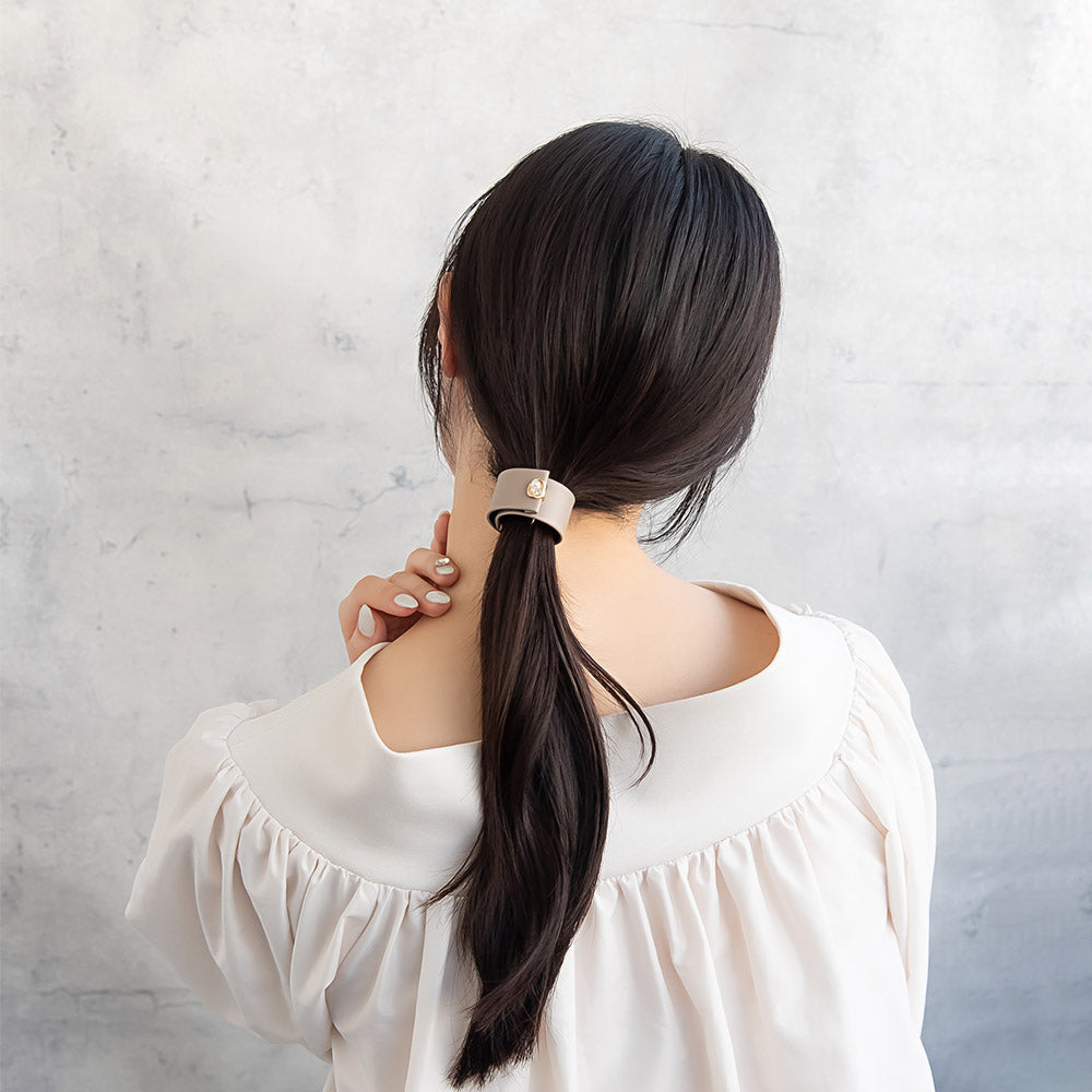 ヘアカフ フェイクレザー メタル プレート パール ストーン スリムタイプ クラップカフ ヘアポニー ポニーフック