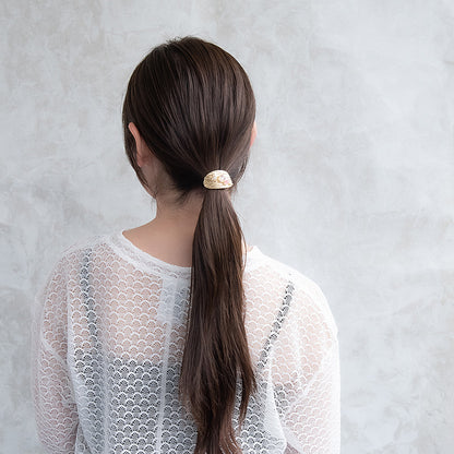 ヘアカフ メタル オーバル テクスチャ ビジュー パール