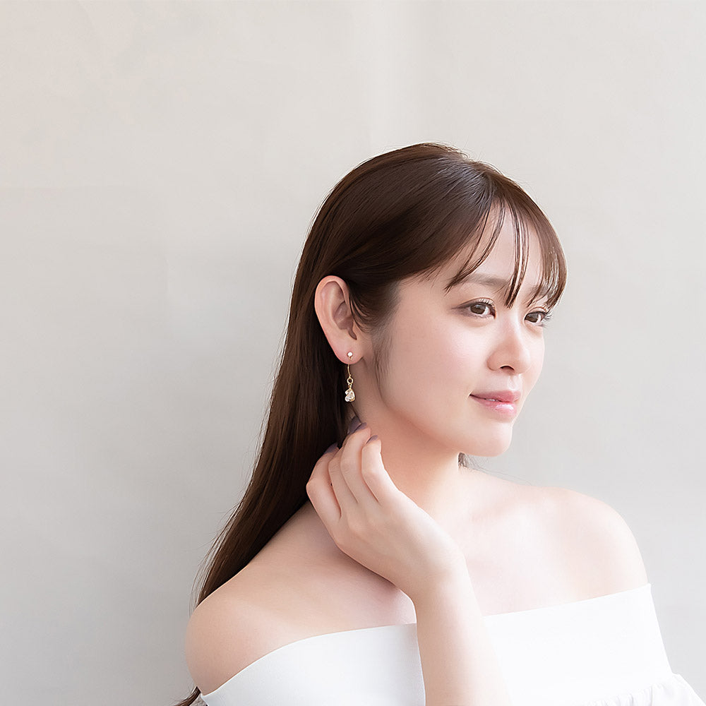 Curiosa スタッドピアス　シングル　スクエアカット　グリーン　ゴールド Curiosa スタッドピアス, シングル、スクエアカット, グリーン