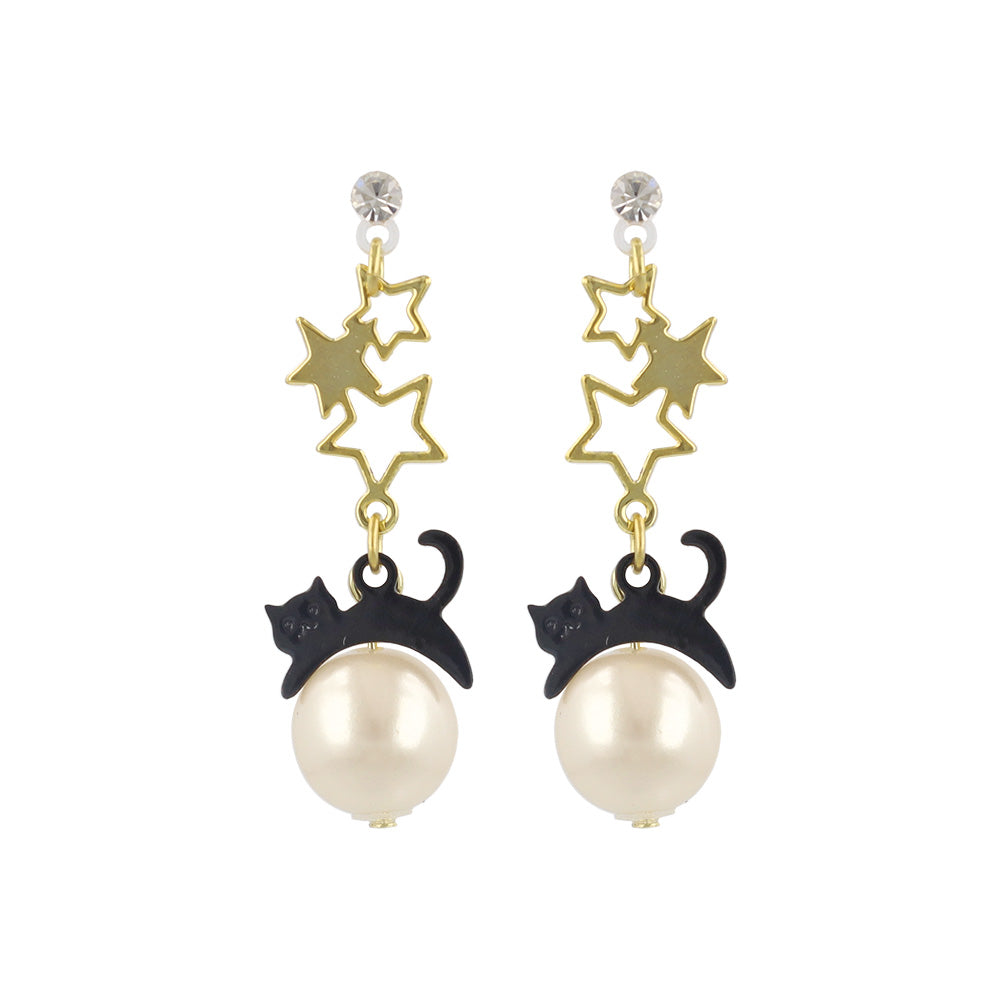 樹脂ピアス ニッケルフリー ネコと月 スタッドピアス