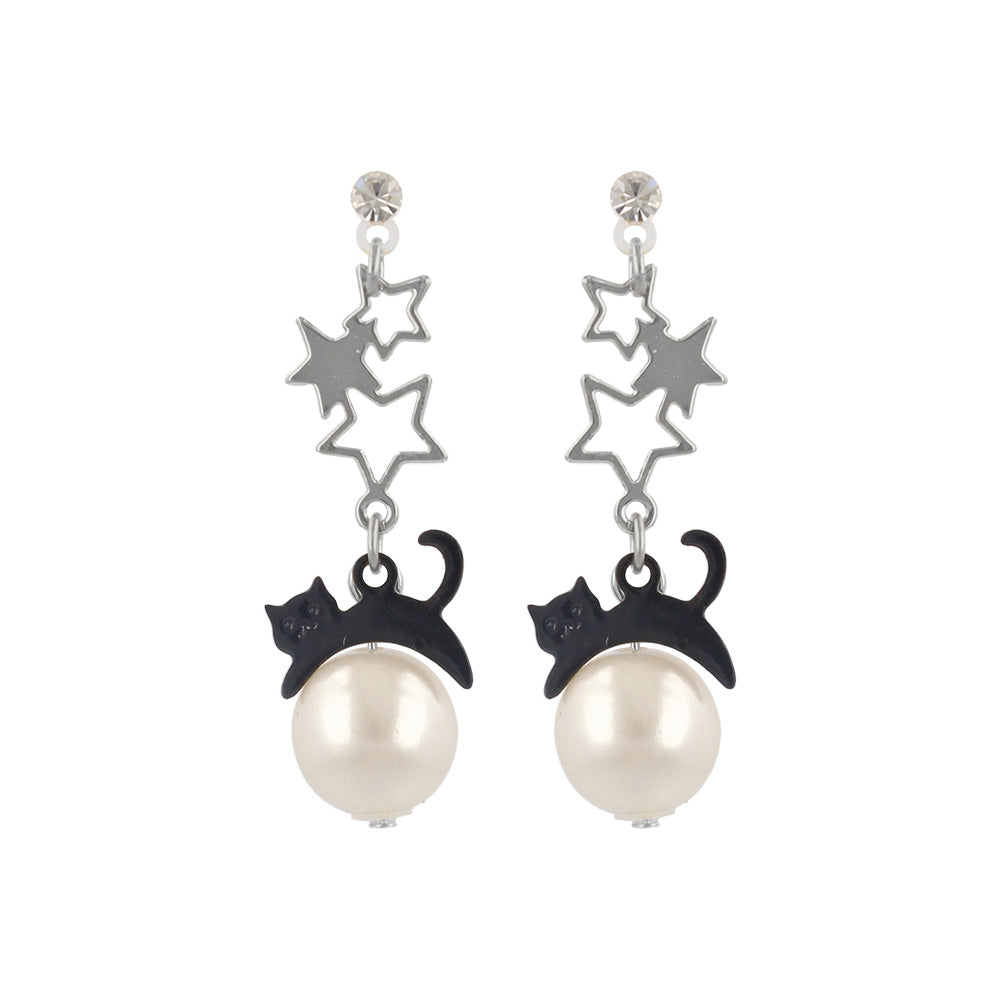 樹脂ピアス ニッケルフリー ネコと月 スタッドピアス