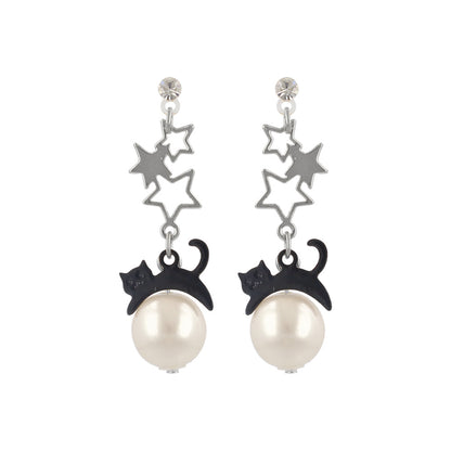 樹脂ピアス ニッケルフリー ネコと月 スタッドピアス