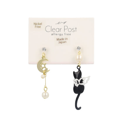 樹脂ピアス ニッケルフリー ネコと月 スタッドピアス