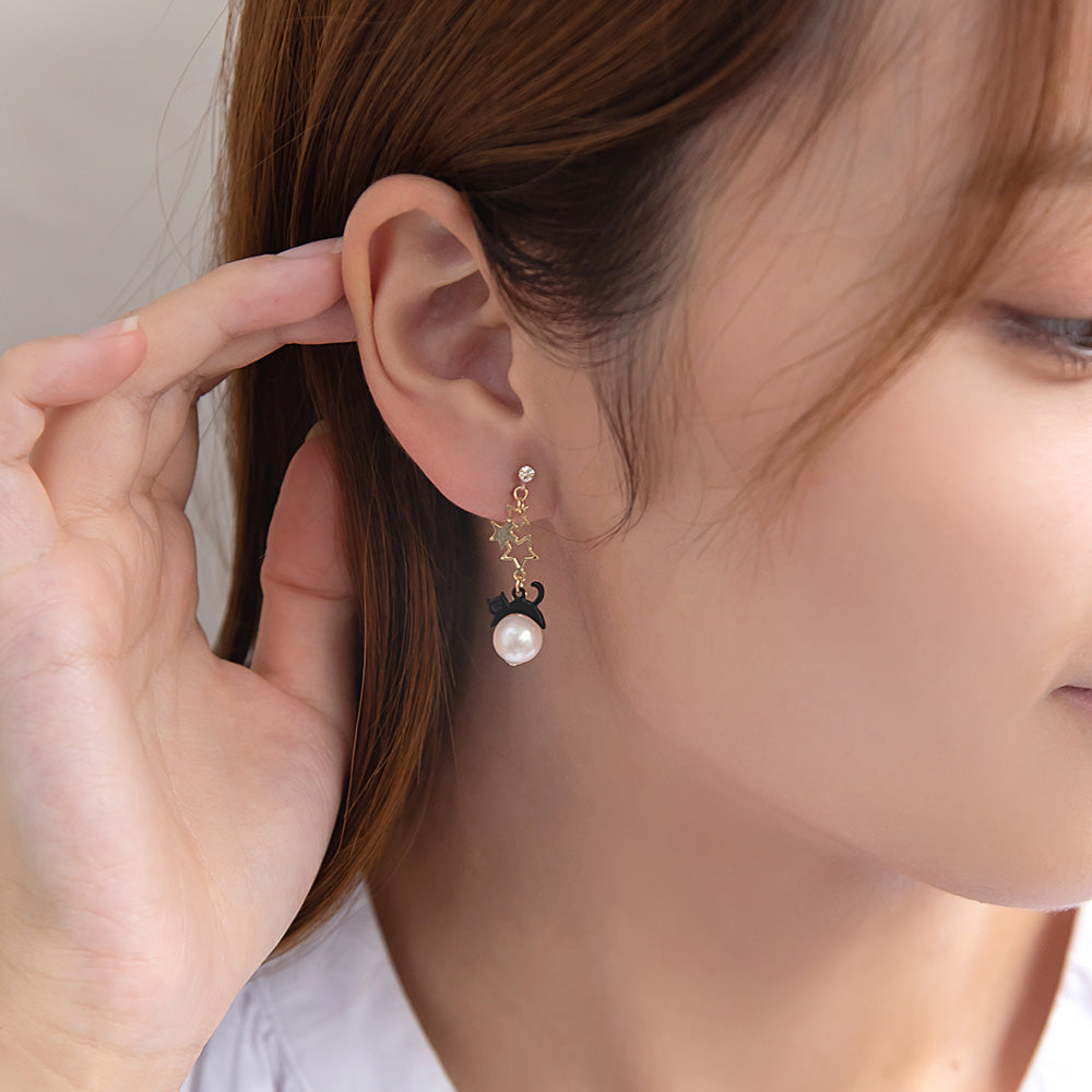 ノンホールピアス ニッケルフリー ネコと星 イヤリング 樹脂タイプ