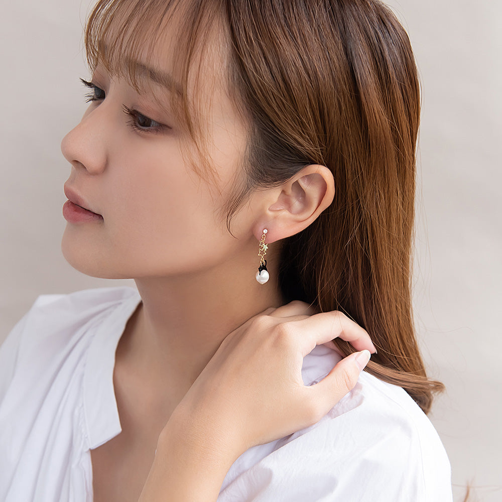 ノンホールピアス ニッケルフリー ネコと星 イヤリング 樹脂タイプ