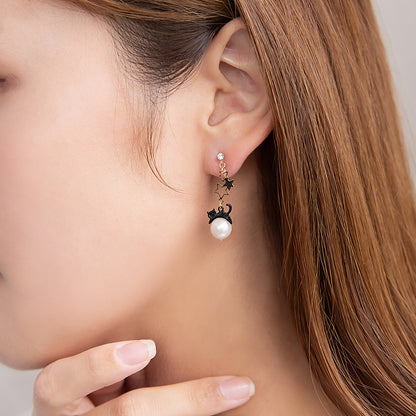 ノンホールピアス ニッケルフリー ネコと星 イヤリング 樹脂タイプ