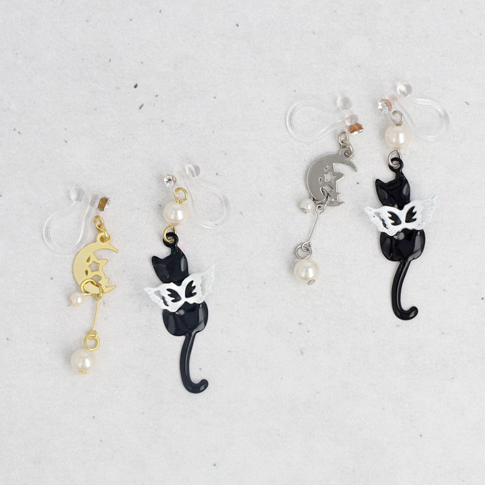 ノンホールピアス ニッケルフリー ネコと月 イヤリング 樹脂タイプ