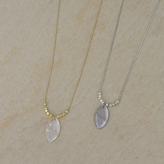 ネックレス ニッケルフリー メタル ボール ビーズ ラメ シェル アーモンド ロングネックレス