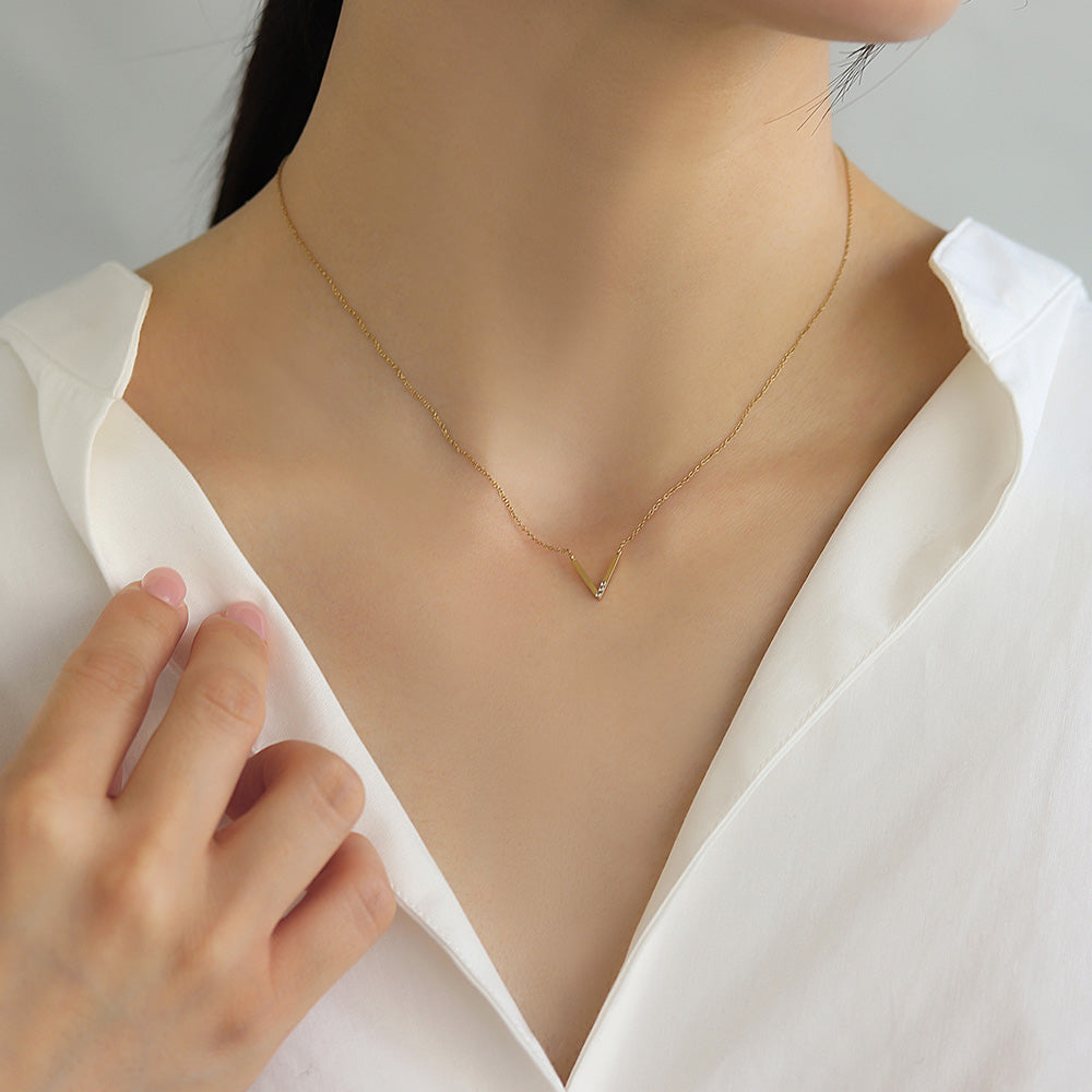 ネックレス ステンレス メタル V字 ライン トリプル ストーン 超極細 チェーン マグネット プチネックレス