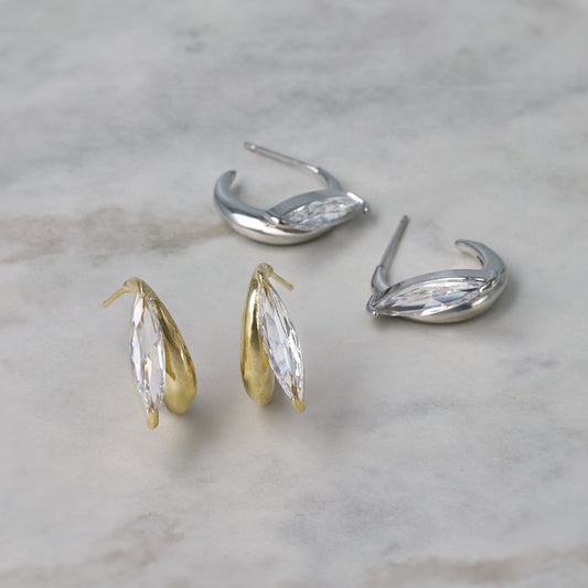 ピアス メタル クレセントムーン サイド キュービックジルコニア アーモンド カット C型 シルバーポスト スタッドピアス