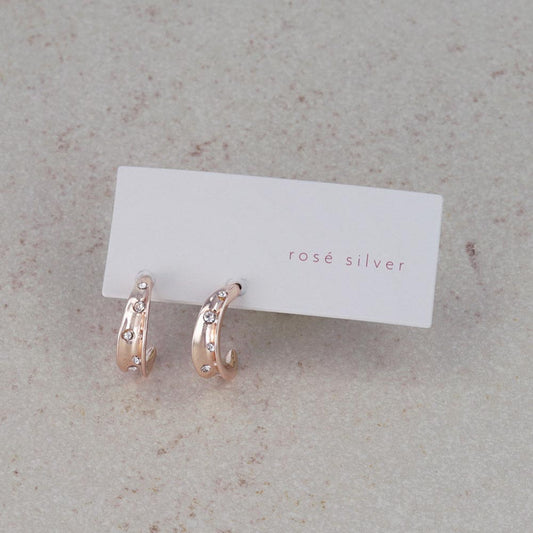 ピアス ロゼシルバー メタル カーブ プレート ミニ ストーン ランダム ドット チタンポスト C型 スタッドピアス