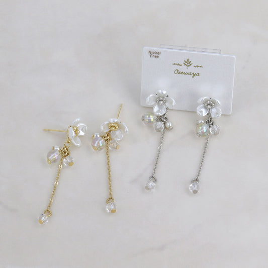 ピアス ニッケルフリー メタル フラワー 花 パール クリア ビーズ チェーン 下がり ステンレスポスト スタッドピアス