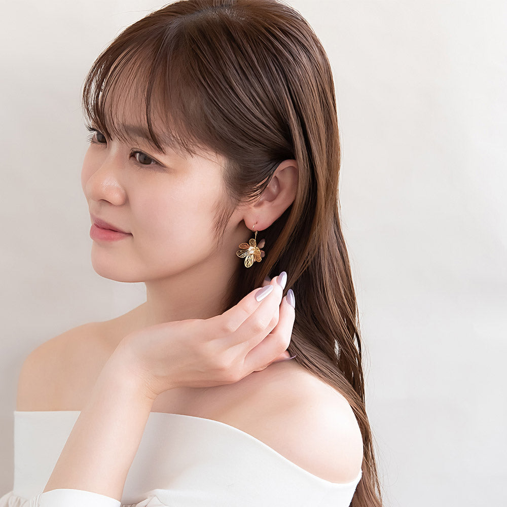 ピアス ニッケルフリー メタル 透かし フラワー 花 立体 パール バイカラー フックピアス