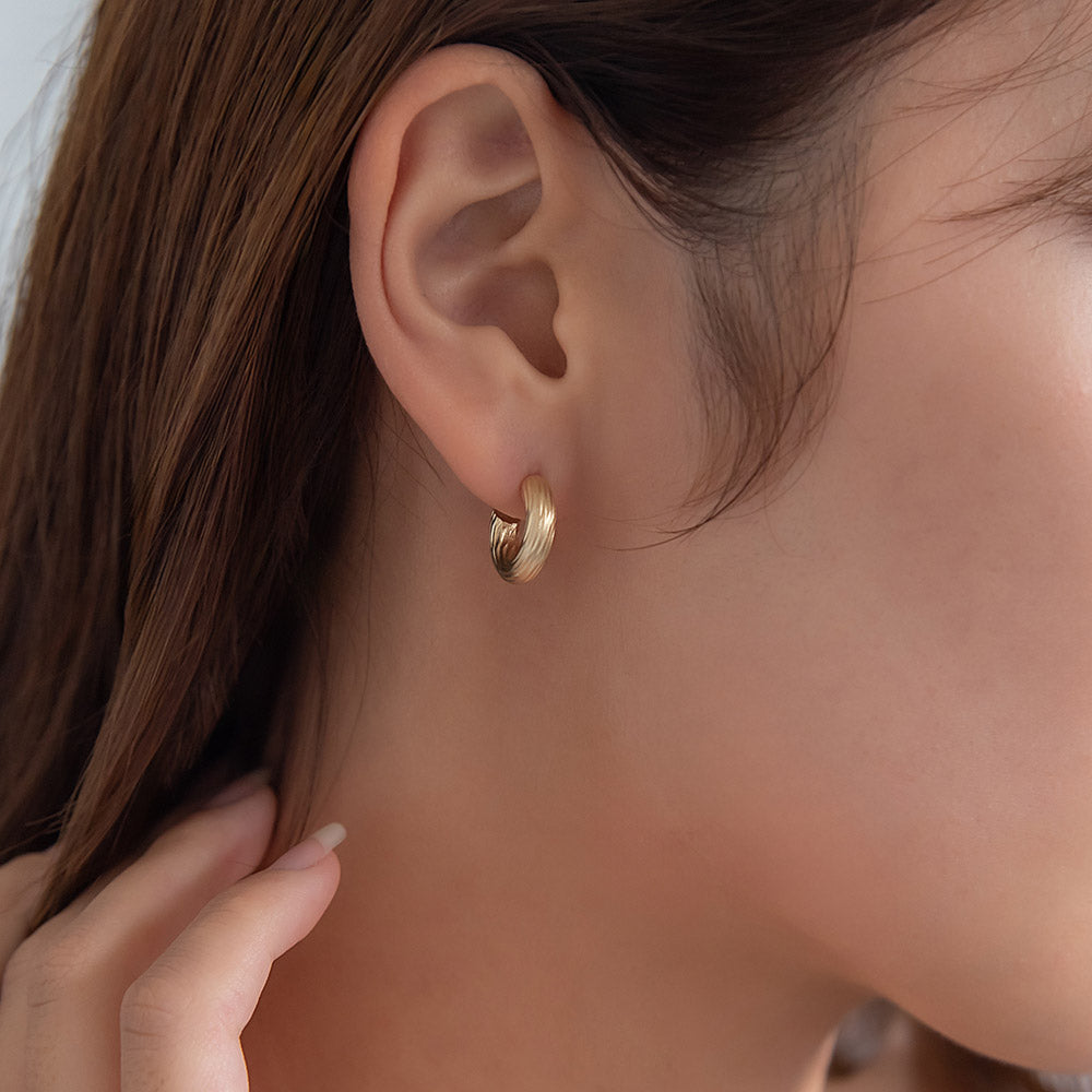 ピアス sable gold ライン ステンレスポスト C型 ミニ スタッドピアス