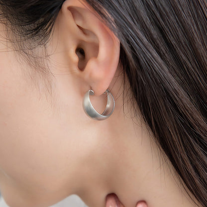 ピアス ニッケルフリー sable silver メタル ワイド プレート フープピアス