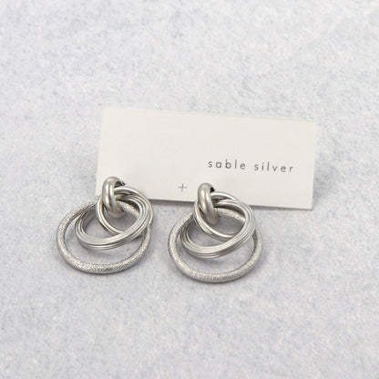 ピアス ニッケルフリー sable silver メタル レイヤード リング クロス テクスチャー スタッドピアス