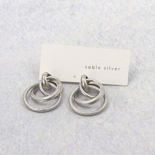 ピアス ニッケルフリー sable silver メタル レイヤード リング クロス テクスチャー スタッドピアス