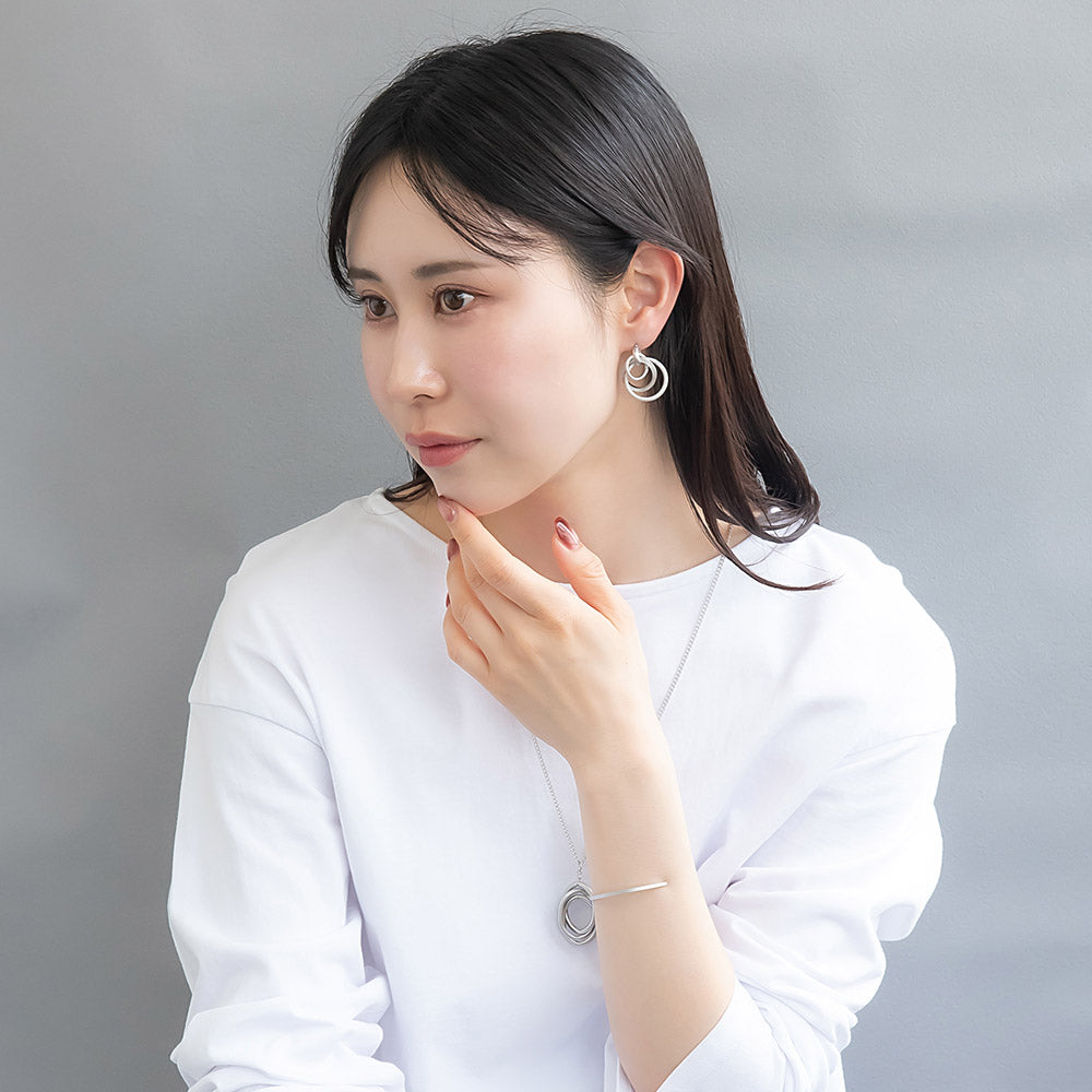 ピアス ニッケルフリー sable silver メタル レイヤード リング クロス テクスチャー スタッドピアス