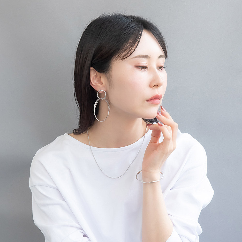 ピアス ニッケルフリー sable silver メタル ビッグ リング クロス テクスチャー スタッドピアス