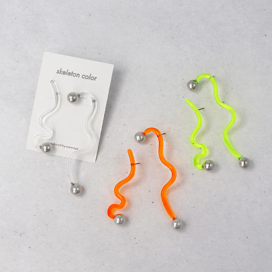 ピアス ニッケルフリー skeleton color ウェーブ ライン メタルボール アシンメトリー チタンポスト スタッドピアス