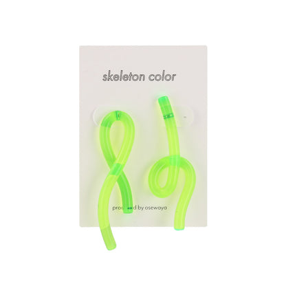 ピアス ニッケルフリー skeleton color ウェーブ ツイスト ライン アシンメトリー チタンポスト スタッドピアス