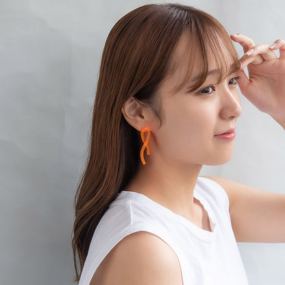 ピアス ニッケルフリー skeleton color ウェーブ ツイスト ライン アシンメトリー チタンポスト スタッドピアス