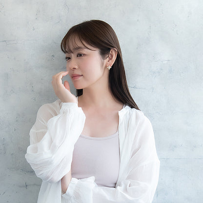 ピアス ニッケルフリー メタル キュービックジルコニア フラワー 透かし フレーム チタンポスト スタッドピアス