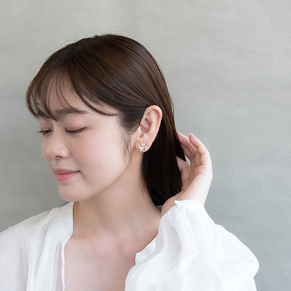 ピアス ニッケルフリー メタル キュービックジルコニア クローバー チタンポスト スタッドピアス