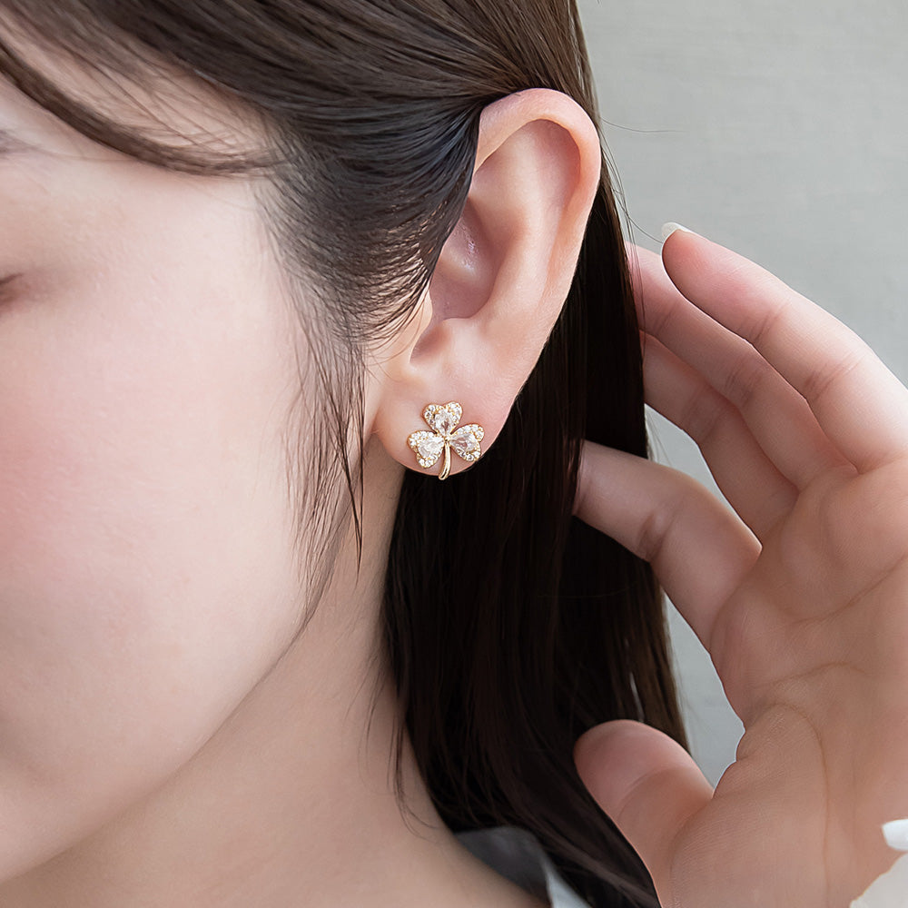 ピアス ニッケルフリー メタル キュービックジルコニア クローバー チタンポスト スタッドピアス