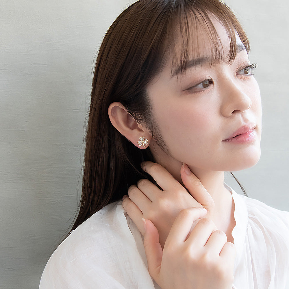 ピアス ニッケルフリー メタル キュービックジルコニア クローバー チタンポスト スタッドピアス