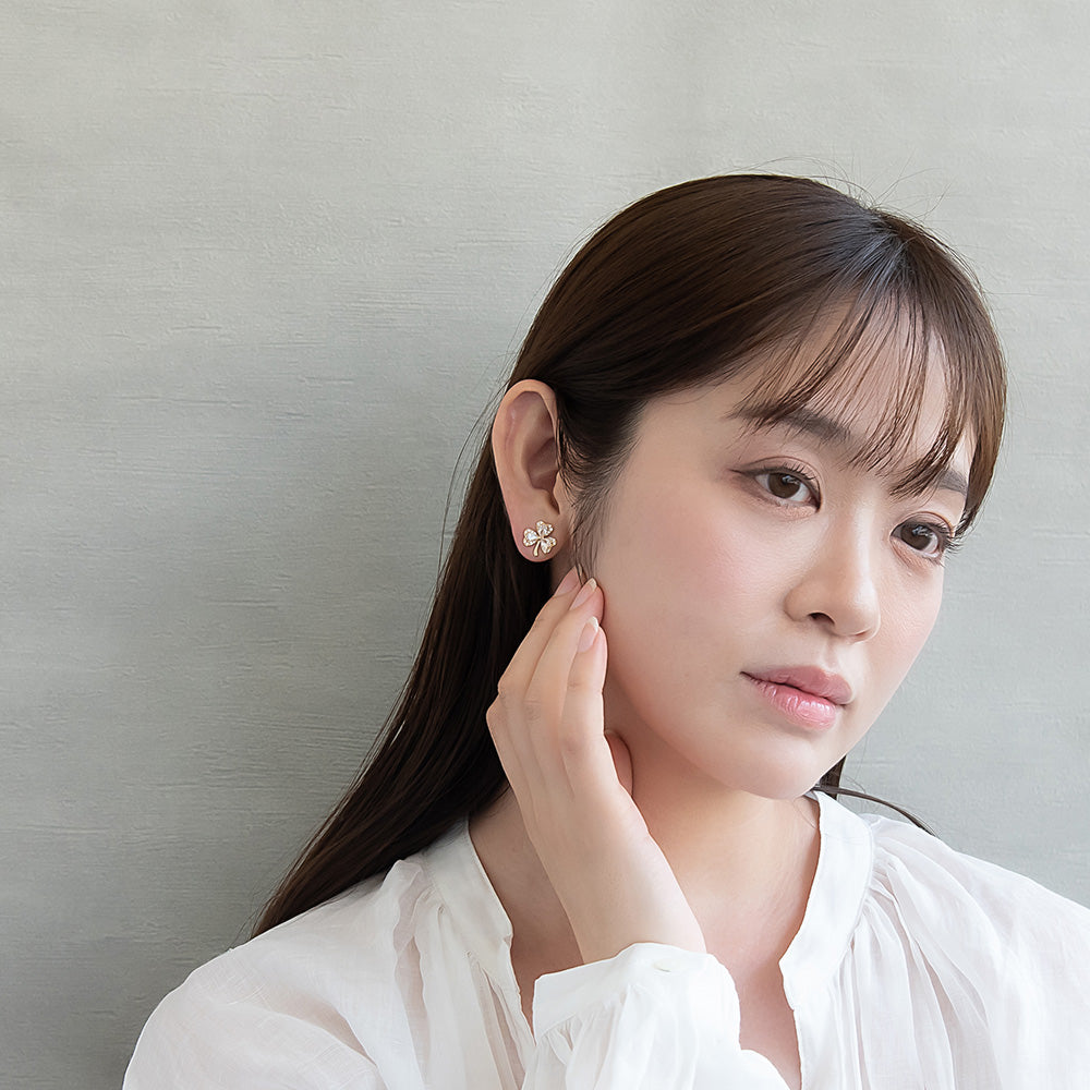 ピアス ニッケルフリー メタル キュービックジルコニア クローバー チタンポスト スタッドピアス