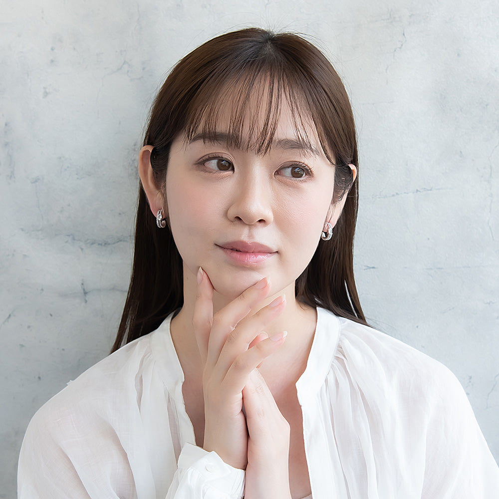 ピアス ニッケルフリー メタル キュービックジルコニア オーバル ダブル ライン J チタンポスト C型 スタッドピアス