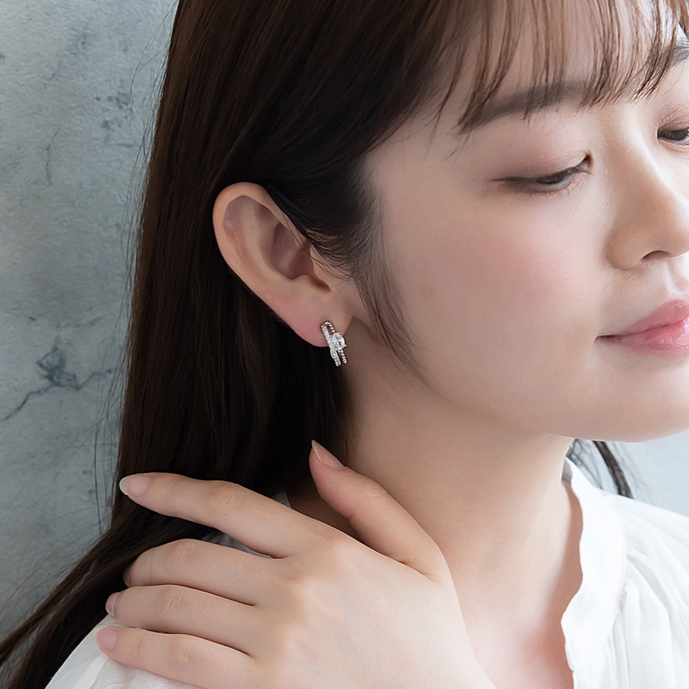 ピアス ニッケルフリー メタル キュービックジルコニア オーバル ダブル ライン J チタンポスト C型 スタッドピアス