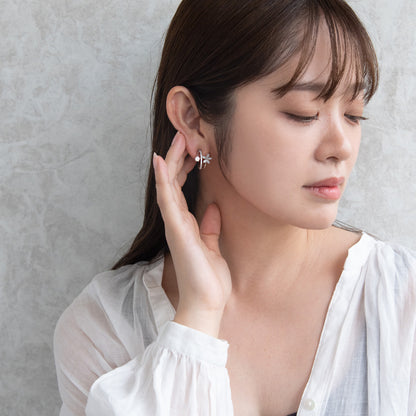 ピアス ニッケルフリー メタル キュービックジルコニア 合成キャッツアイ フラワー チタンポスト C型 スタッドピアス