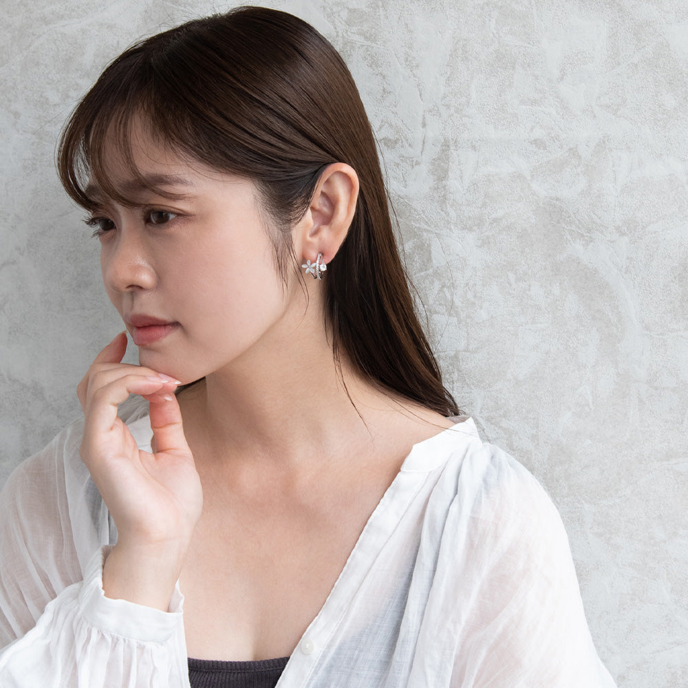 ピアス ニッケルフリー メタル キュービックジルコニア 合成キャッツアイ フラワー チタンポスト C型 スタッドピアス