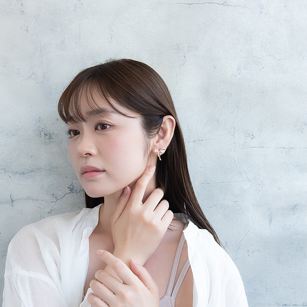 ピアス ニッケルフリー メタル キュービックジルコニア ドロップ リボン チタンポスト スタッドピアス