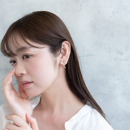 ピアス ニッケルフリー メタル キュービックジルコニア ドロップ リボン チタンポスト スタッドピアス