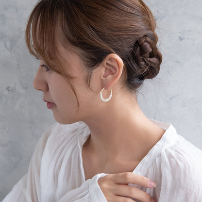 Classy ピアス ニッケルフリー メタル ミニ キュービックジルコニア パール ツイスト チタンポスト フープピアス